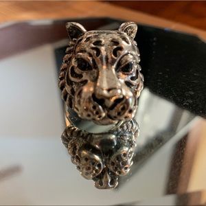 Tiger head ring